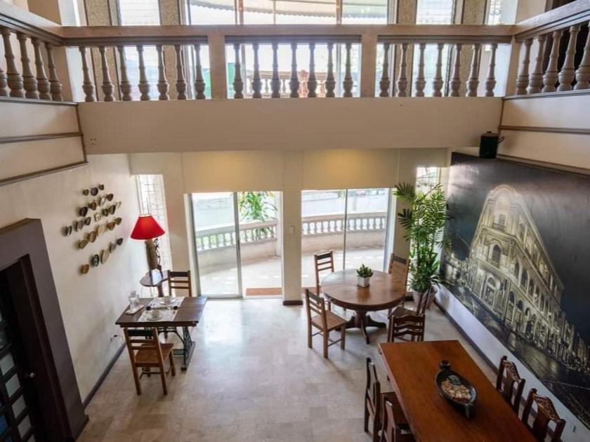 Legacy Mansion Hotel Илойло Сити Екстериор снимка